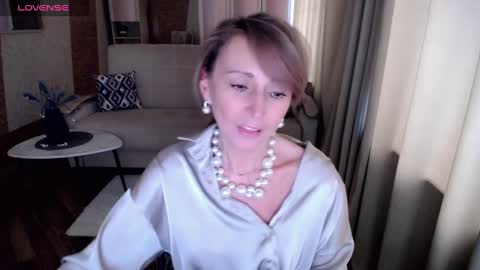 Helen online show from February 3, 2025, 11:09 am