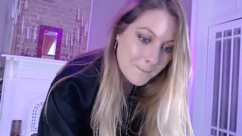 Veronica Weston online show from January 14, 2025, 10:23 pm