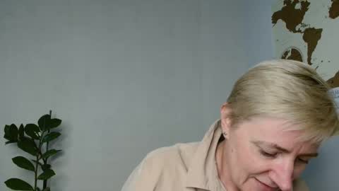 Snapshot of verony_ chatting on March 12, 2025, 9:12 am verony_ online show from March 12, 2025, 9:12 am