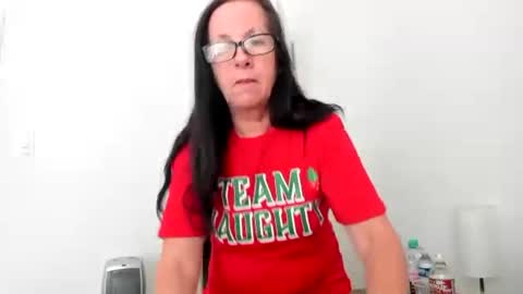 verysassypeachgoddess online show from November 28, 2025, 3:14 pm