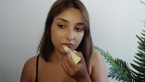 Snapshot of veryveryshygirl chatting on June 9, 2026, 11:11 am Ana online show from June 9, 2026, 11:11 am