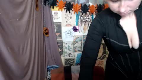 veryveryvery_shy online show from October 28, 2025, 3:54 am