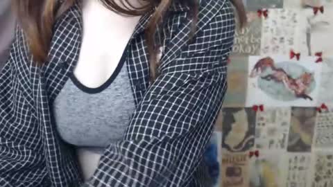 veryveryvery_shy online show from January 7, 2026, 6:38 am