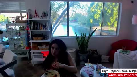 Snapshot of vesafine chatting on December 7, 2024, 11:23 pm vesafine online show from December 7, 2024, 11:23 pm