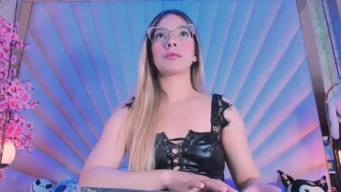 Vesper Velvet  online show from April 7, 2026, 5:19 am