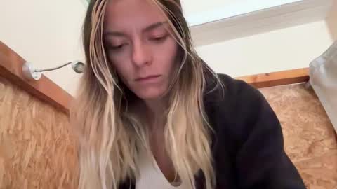 papichulo y mamichula online show from June 9, 2026, 8:42 pm