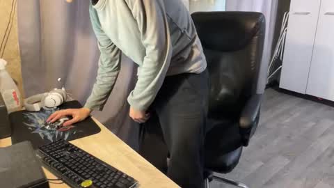 vialeras online show from December 14, 2025, 5:02 am