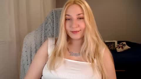 Snapshot of vibezgirl chatting on October 6, 2025, 6:38 pm Amelia online show from October 6, 2025, 6:38 pm