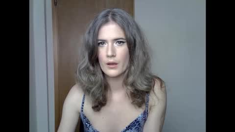 Snapshot of vibezmoon420 chatting on October 1, 2025, 12:55 pm Sexy online show from October 1, 2025, 12:55 pm