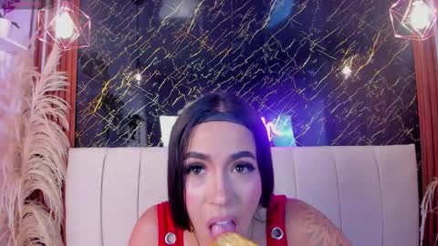 Snapshot of vichy_evans chatting on February 25, 2026, 2:48 pm Vichy Everyday From 1400 to 2130 Col Time online show from February 25, 2026, 2:48 pm