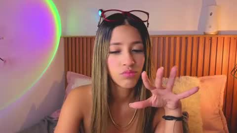 Snapshot of vicky_bass chatting on September 24, 2025, 6:33 pm VICTORIA online show from September 24, 2025, 6:33 pm