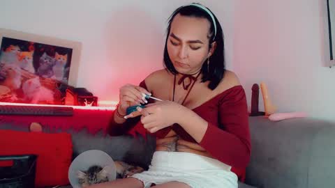 vicky_gill_ online show from October 7, 2025, 8:06 pm