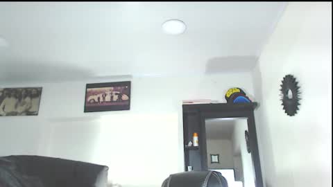 Vicky  online show from September 24, 2025, 11:02 am