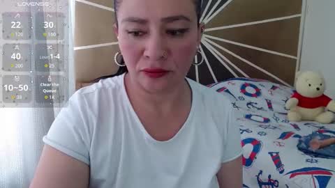 vicky_sexi online show from November 18, 2025, 3:05 pm