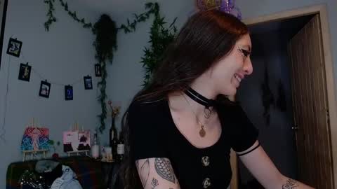 Victoria   online show from October 23, 2025, 6:28 pm