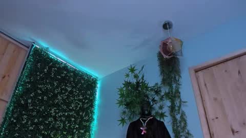 Victoria   online show from March 5, 2026, 11:01 pm