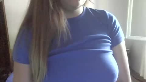 VICKY online show from January 5, 2025, 7:39 pm