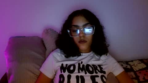 Goddess Victory  online show from November 19, 2025, 5:18 am