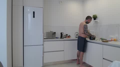 Snapshot of victor_rhino chatting on February 9, 2026, 11:14 am Victor rhinoff online show from February 9, 2026, 11:14 am