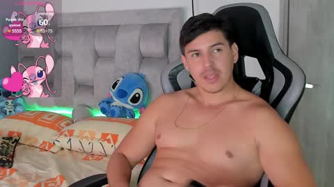 Snapshot of victor_vixen chatting on December 19, 2024, 9:17 pm victor online show from December 19, 2024, 9:17 pm