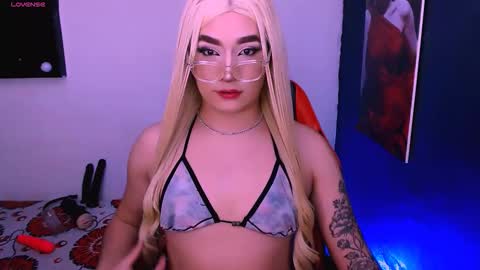 Snapshot of victori_red chatting on April 11, 2026, 8:51 am Milagros online show from April 11, 2026, 8:51 am