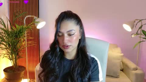 Snapshot of victoria___moon chatting on February 7, 2026, 1:37 pm victoria online show from February 7, 2026, 1:37 pm