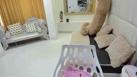 Victoria  grey  online show from April 11, 2026, 8:13 pm