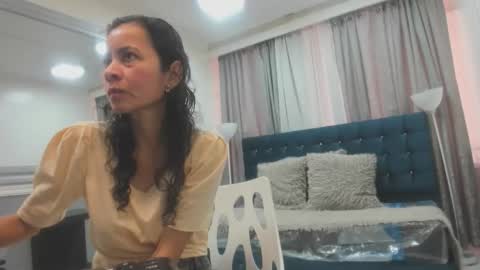 Victoria  grey  online show from April 28, 2026, 6:35 pm