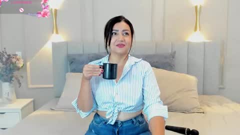 victoria  online show from November 5, 2025, 7:25 pm