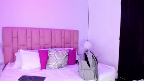 valentina online show from January 9, 2026, 11:57 am