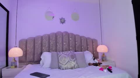 valentina online show from February 8, 2026, 12:19 pm