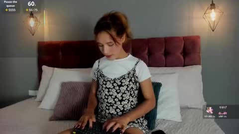 victoria online show from September 14, 2025, 1:32 pm