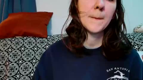 Victoria and Erian online show from January 11, 2025, 1:37 am