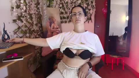 victoria online show from February 11, 2026, 9:53 pm