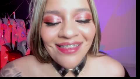 Vicky online show from October 9, 2025, 9:02 pm