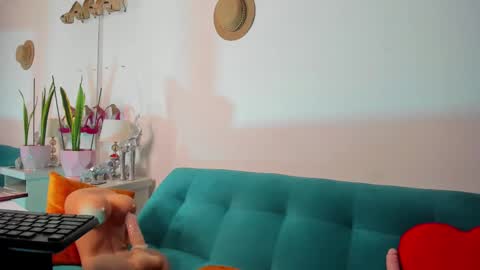 Snapshot of victoria_jhones chatting on February 16, 2025, 5:37 pm Victoria  online show from February 16, 2025, 5:37 pm
