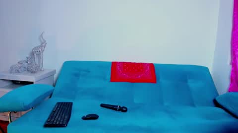 Snapshot of victoria_jhones chatting on October 17, 2025, 5:48 pm Victoria  online show from October 17, 2025, 5:48 pm