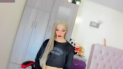 Victoria online show from December 6, 2024, 7:45 pm