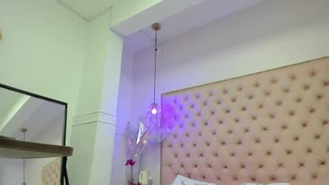 victoria_kitt online show from June 7, 2026, 6:22 pm