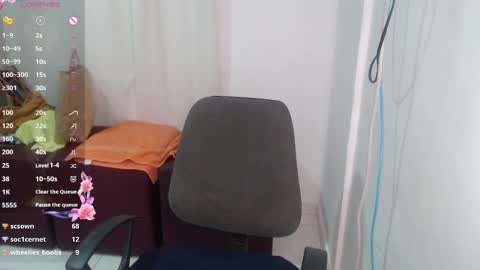 Snapshot of victoria_milf06 chatting on February 17, 2025, 8:19 am victoria online show from February 17, 2025, 8:19 am