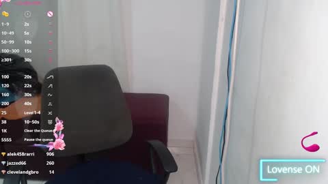 Snapshot of victoria_milf06 chatting on February 24, 2025, 9:32 am victoria online show from February 24, 2025, 9:32 am