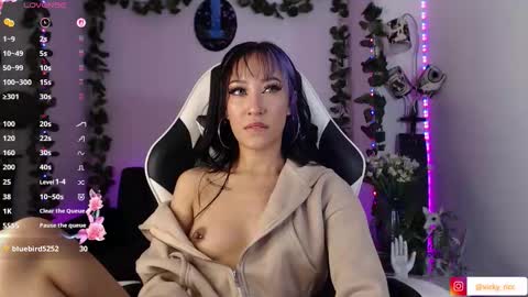 Snapshot of victoria_ricci_a chatting on November 24, 2025, 5:12 pm Victoria online show from November 24, 2025, 5:12 pm