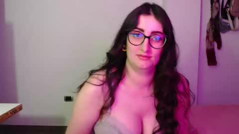 Victoria online show from April 14, 2026, 9:10 pm