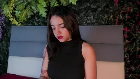 victoriaa2_doll online show from April 15, 2026, 11:39 am