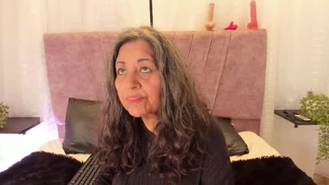 victoriaa_anderson_ online show from April 15, 2026, 7:58 pm