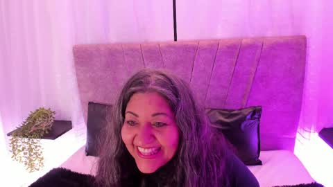 victoriaa_anderson_ online show from April 18, 2026, 4:55 pm