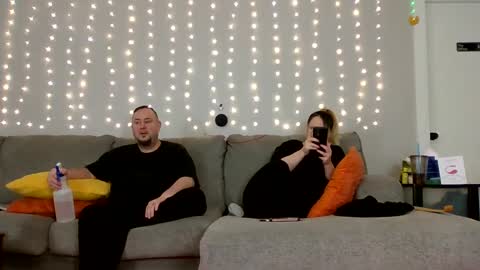 Snapshot of victoriaandjesse chatting on January 3, 2025, 6:44 am Victoria and Jesse online show from January 3, 2025, 6:44 am