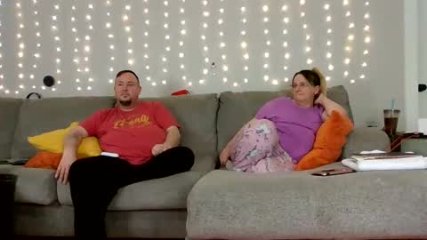 Snapshot of victoriaandjesse chatting on January 16, 2025, 3:35 pm Victoria and Jesse online show from January 16, 2025, 3:35 pm