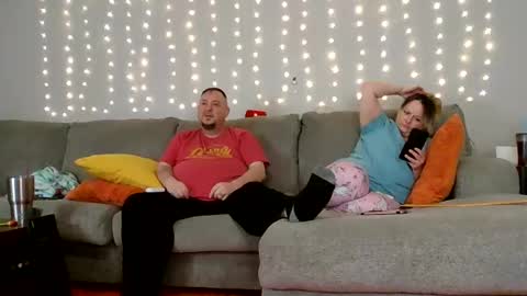 Snapshot of victoriaandjesse chatting on January 24, 2025, 6:24 am Victoria and Jesse online show from January 24, 2025, 6:24 am