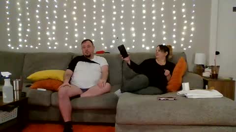 Snapshot of victoriaandjesse chatting on February 10, 2025, 12:29 pm Victoria and Jesse online show from February 10, 2025, 12:29 pm